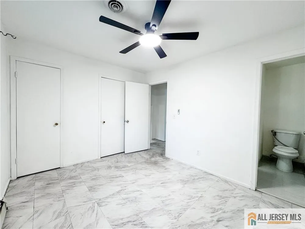 742 Grove Avenue Edison, NJ 08820