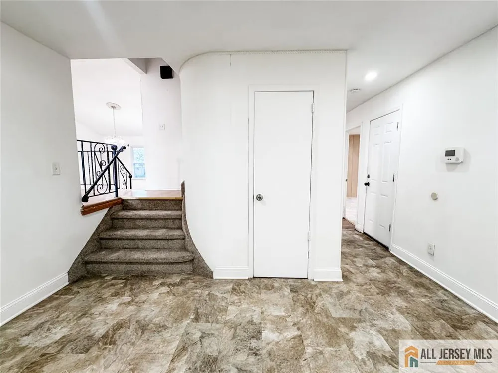 742 Grove Avenue Edison, NJ 08820