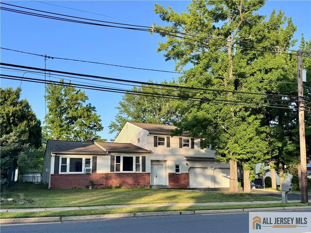 742 Grove Avenue Edison, NJ 08820
