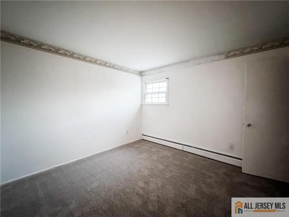 742 Grove Avenue Edison, NJ 08820
