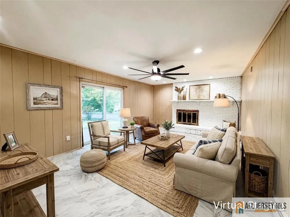 742 Grove Avenue Edison, NJ 08820