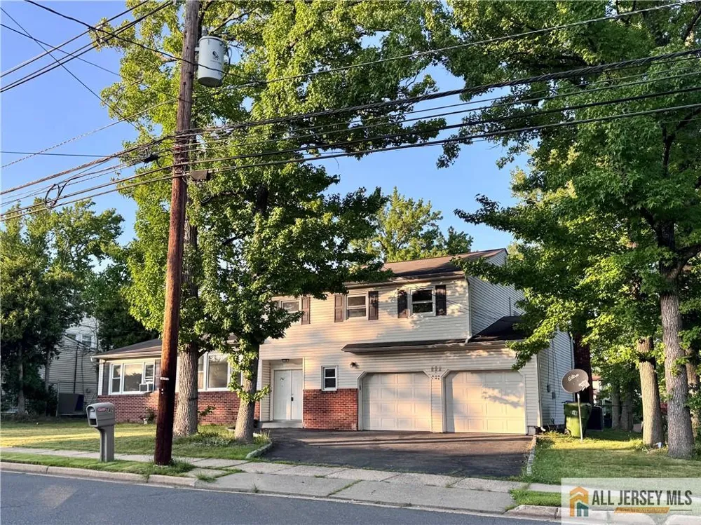 742 Grove Avenue Edison, NJ 08820