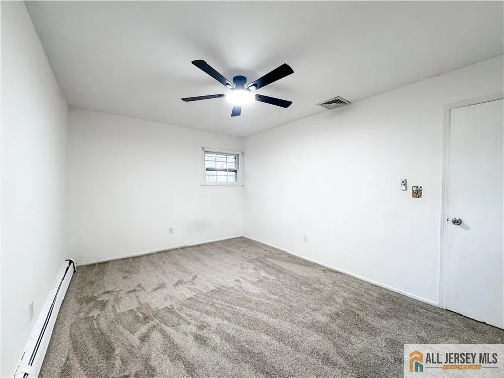 742 Grove Avenue Edison, NJ 08820