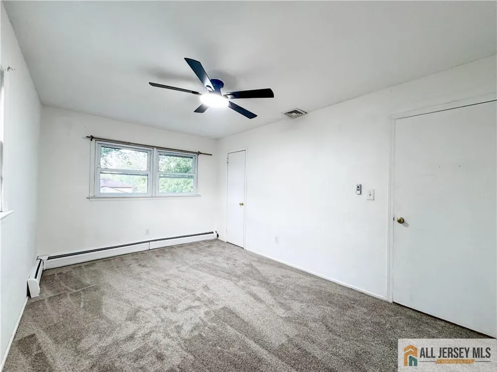 742 Grove Avenue Edison, NJ 08820