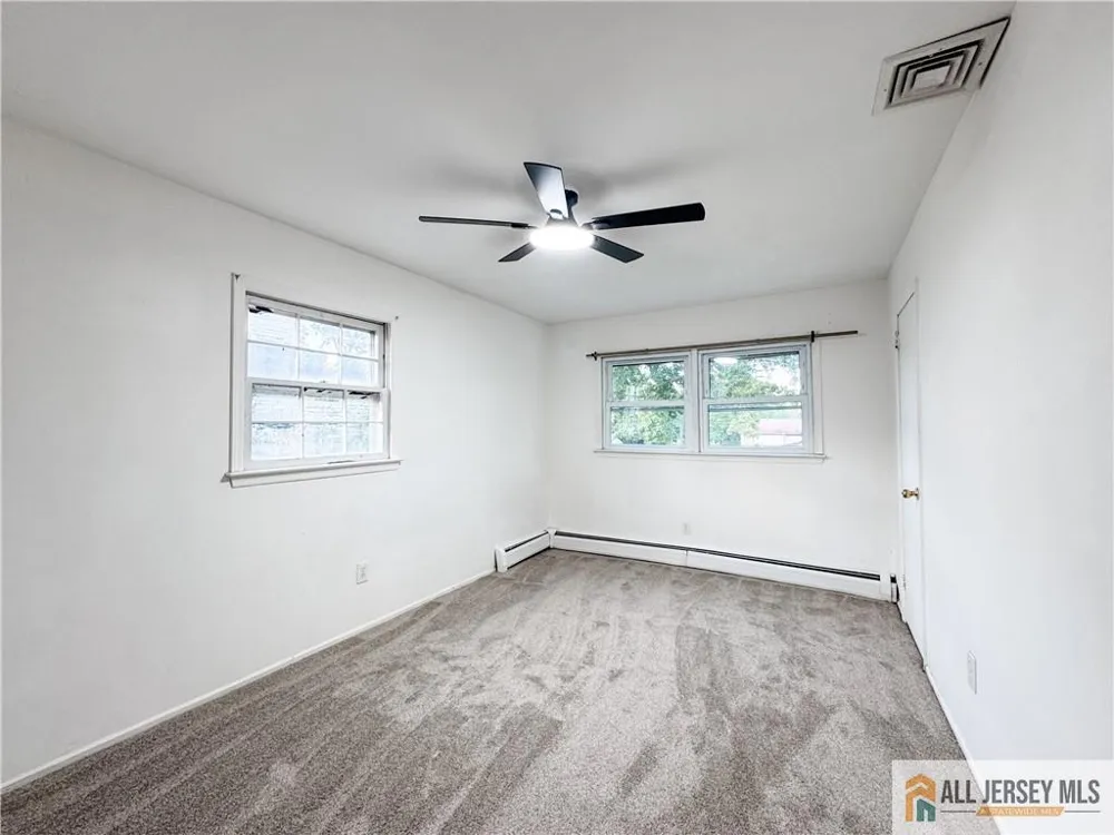 742 Grove Avenue Edison, NJ 08820