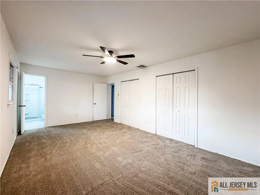742 Grove Avenue Edison, NJ 08820