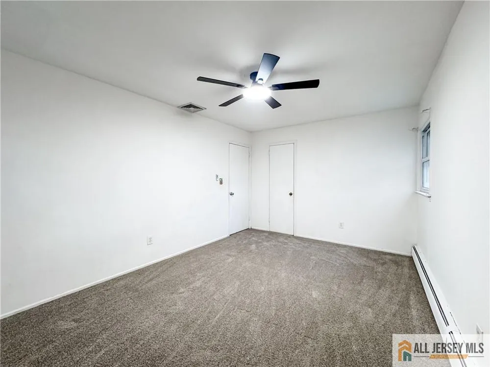 742 Grove Avenue Edison, NJ 08820
