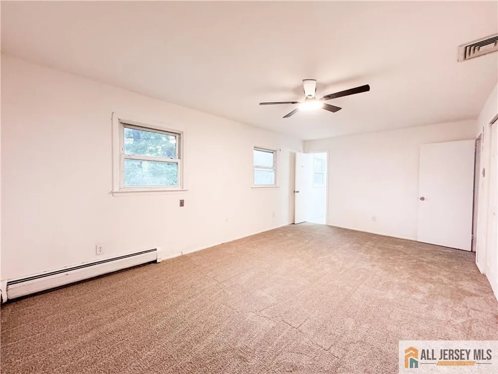 742 Grove Avenue Edison, NJ 08820
