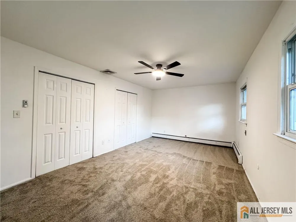 742 Grove Avenue Edison, NJ 08820