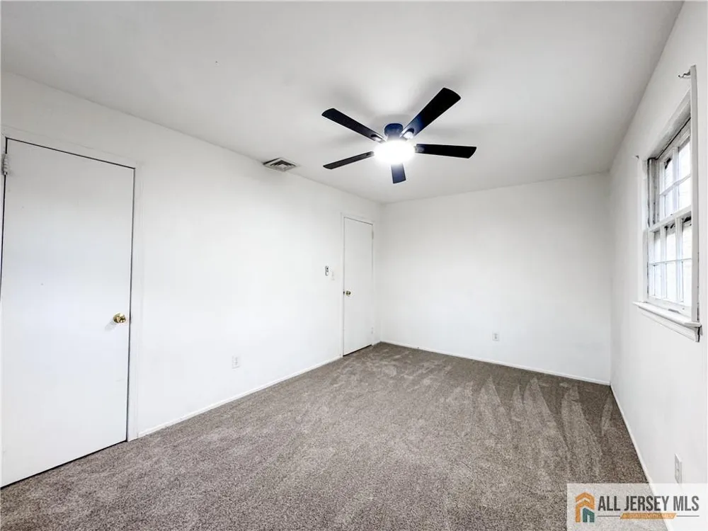 742 Grove Avenue Edison, NJ 08820