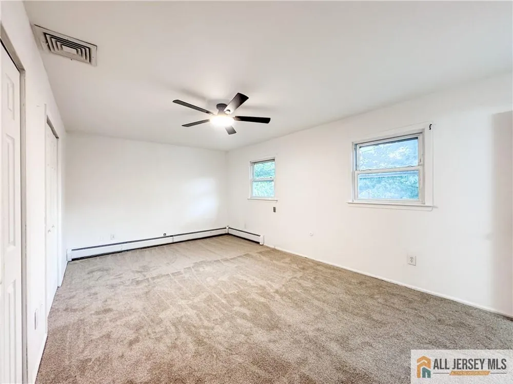 742 Grove Avenue Edison, NJ 08820