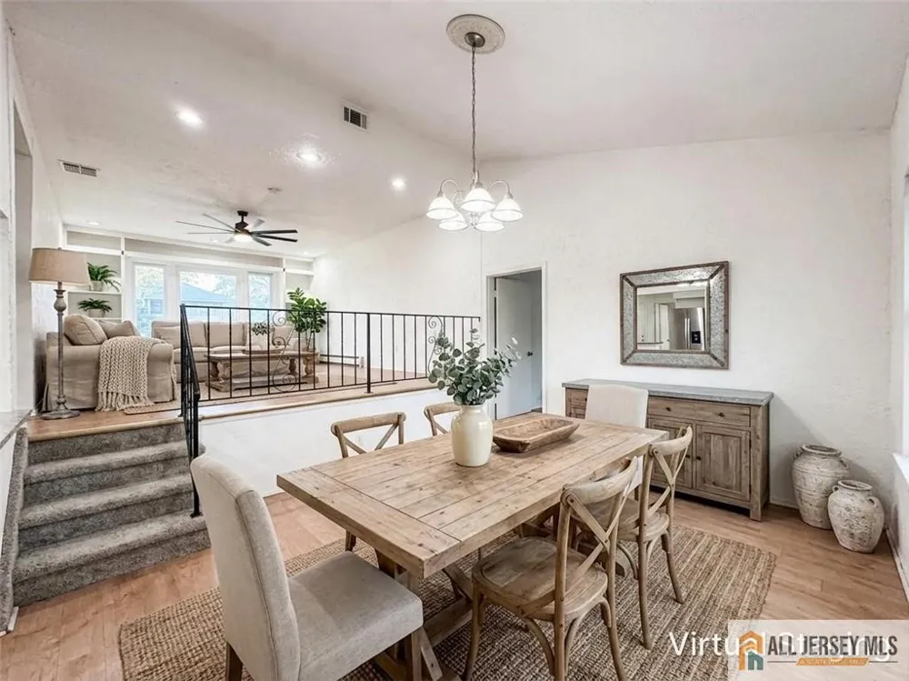 742 Grove Avenue Edison, NJ 08820