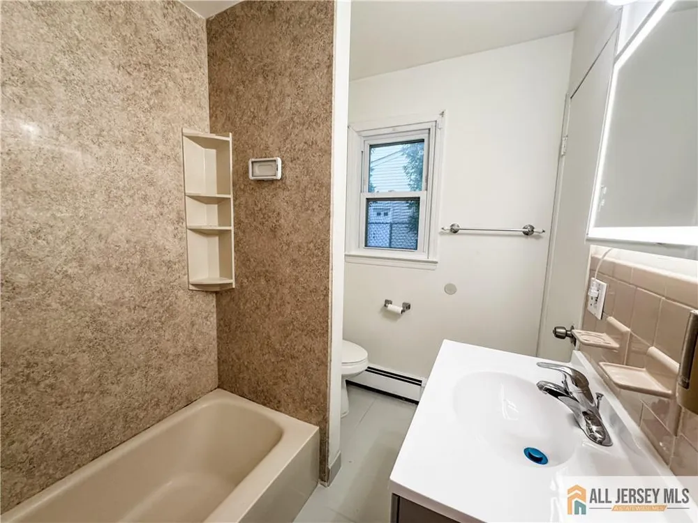 742 Grove Avenue Edison, NJ 08820