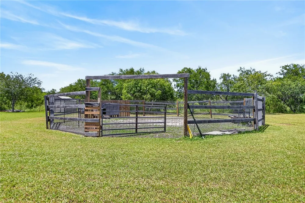 15060 County Road 984 Sinton, TX 78387