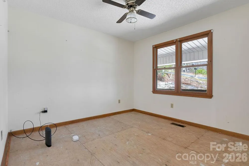 416 Kanasgowa Drive Brevard, NC 28712