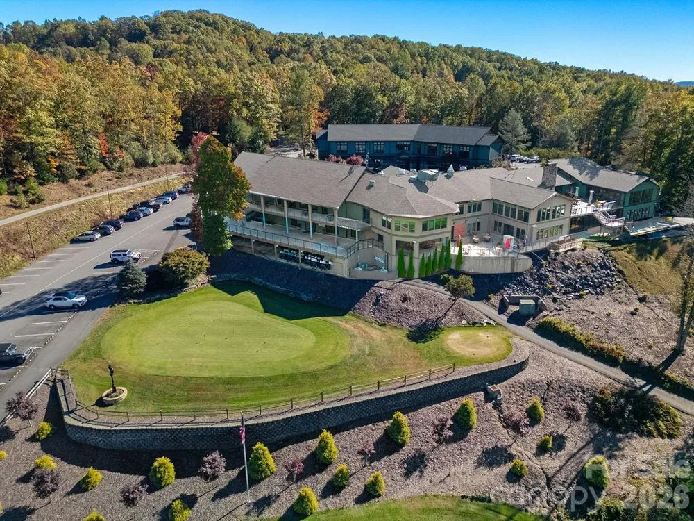 416 Kanasgowa Drive Brevard, NC 28712