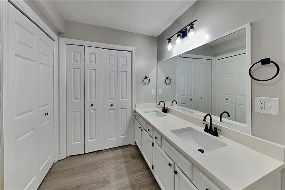 4241 Glenforest Way NE Roswell, GA 30075