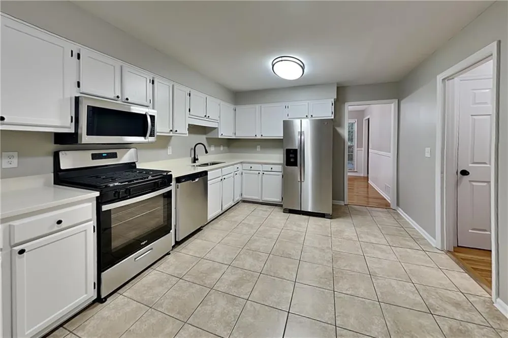 4241 Glenforest Way NE Roswell, GA 30075