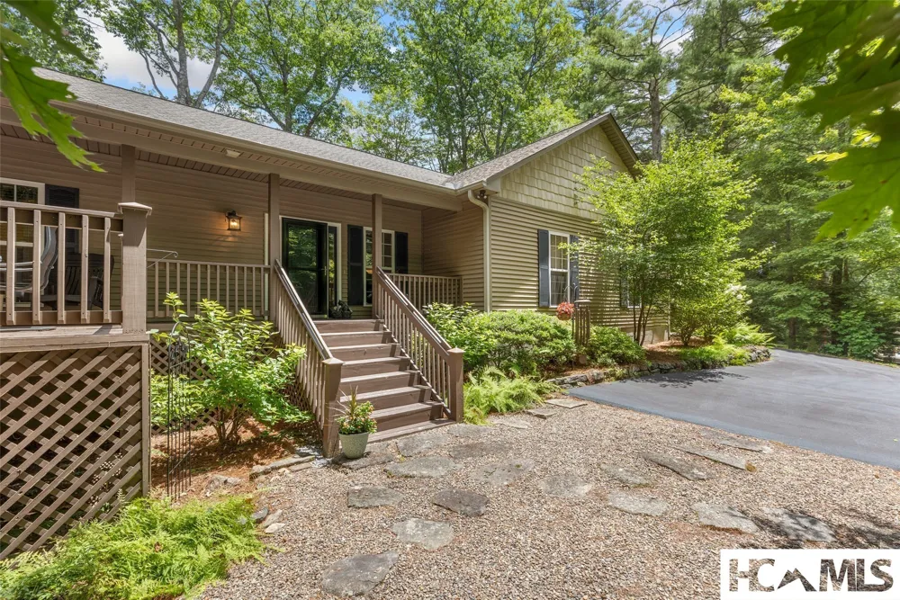 141 Dolly Lane Highlands, NC 28741