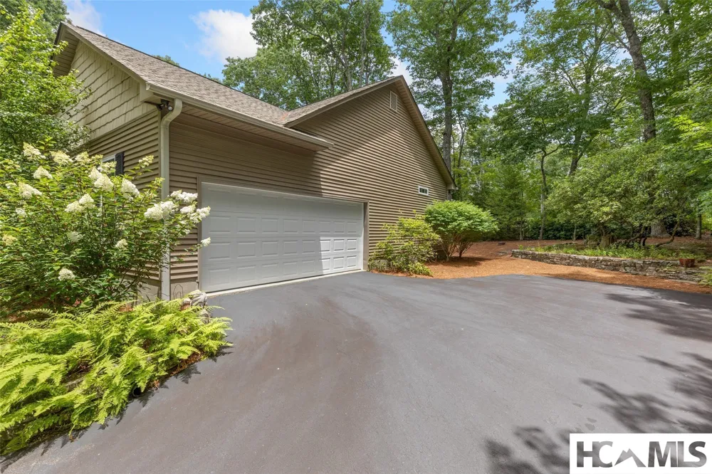 141 Dolly Lane Highlands, NC 28741