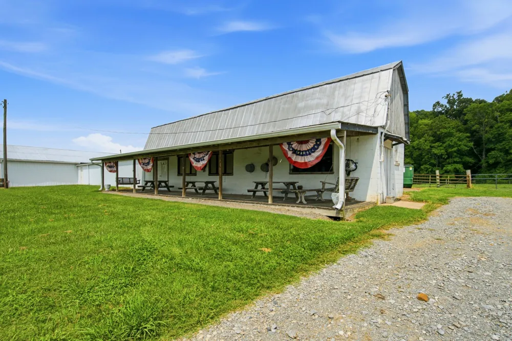 9803 Burgess Gower Rd Cedar Hill, TN 37032