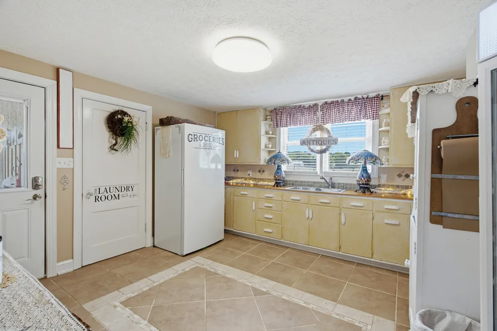 9803 Burgess Gower Rd Cedar Hill, TN 37032