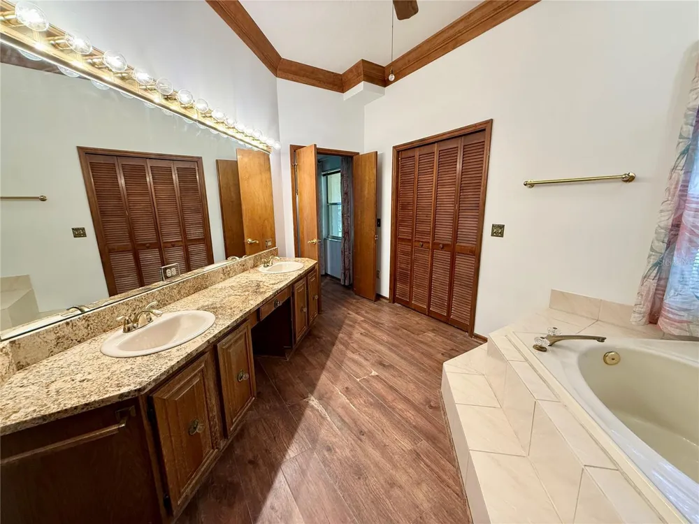 124 ESTATES CIRCLE Lake Mary, FL 32746
