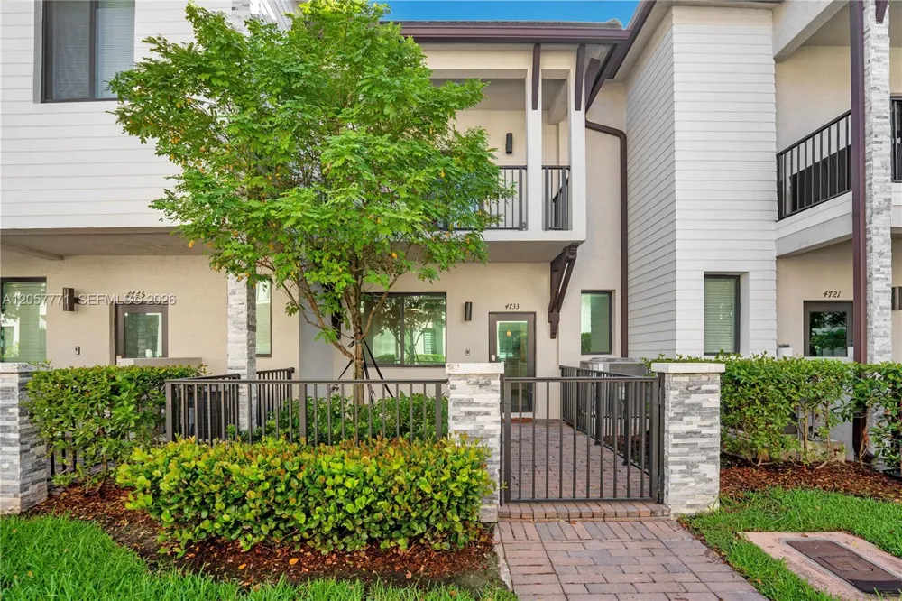 4733 NW 83rd Pkwy Doral, FL 33166