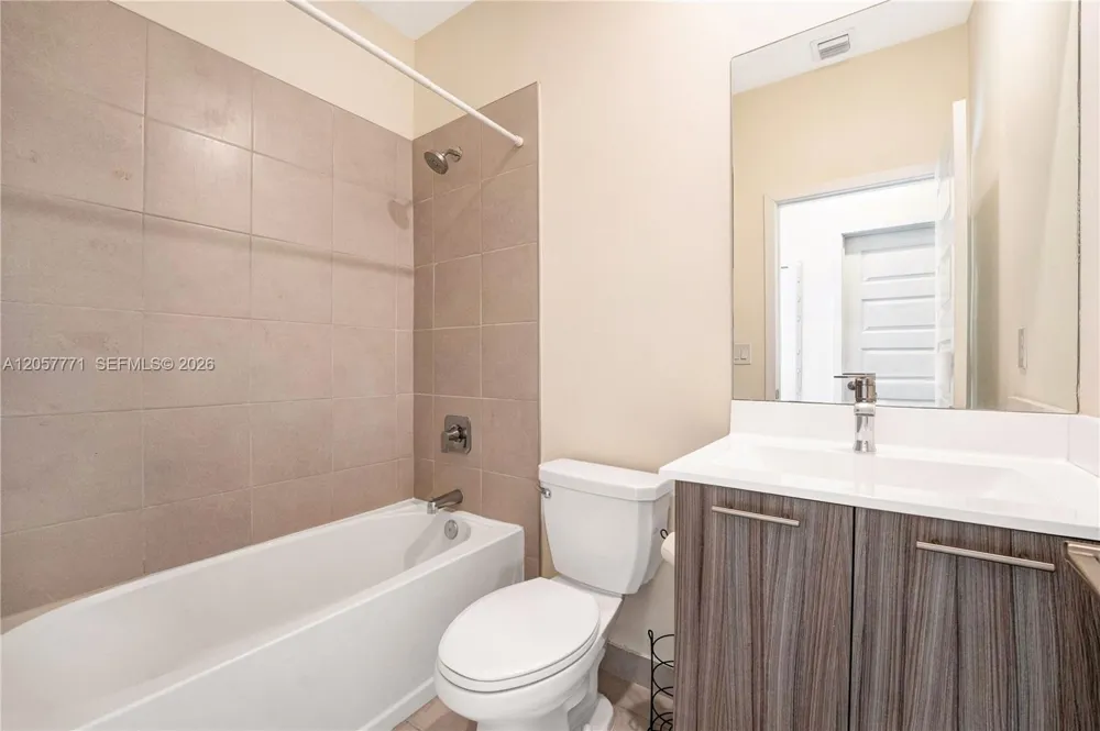 4733 NW 83rd Pkwy Doral, FL 33166