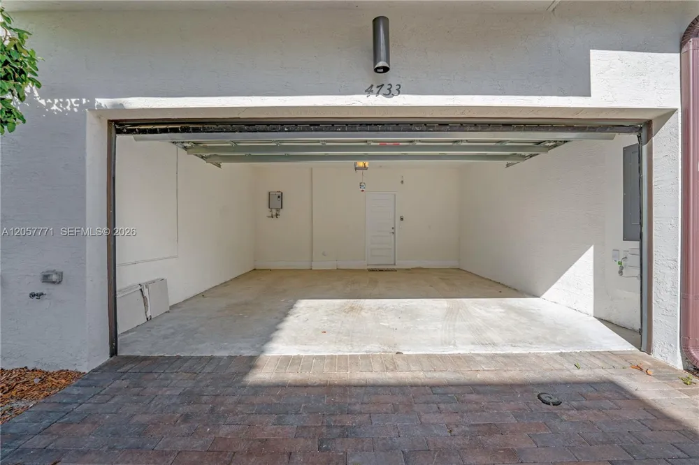 4733 NW 83rd Pkwy Doral, FL 33166
