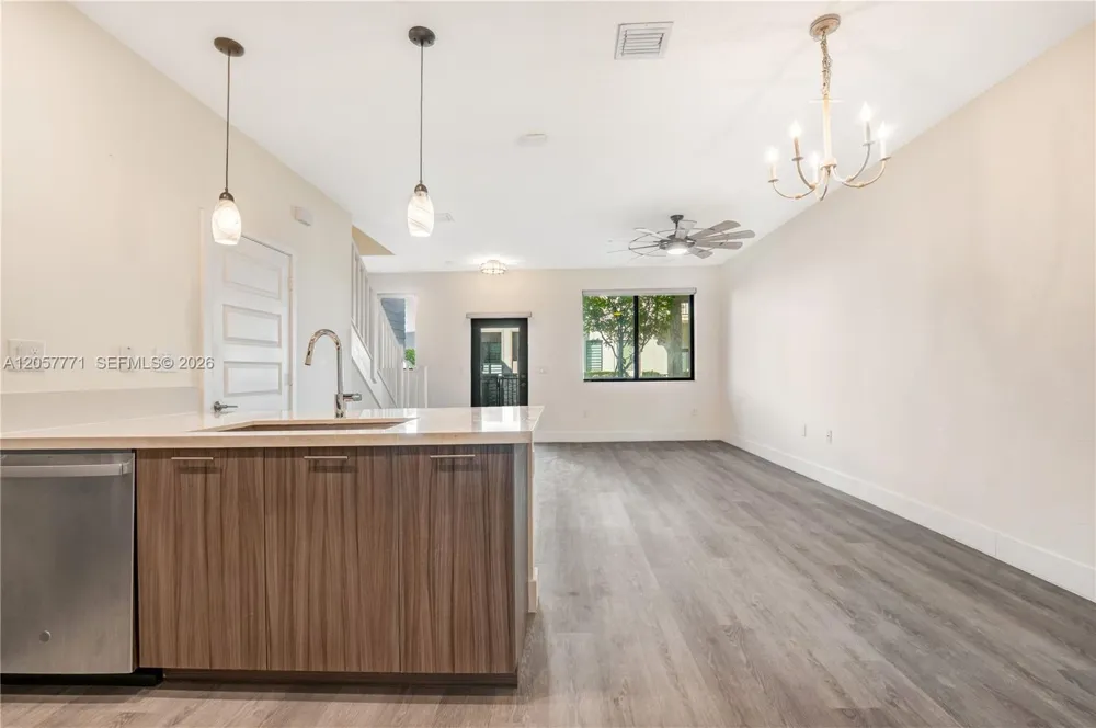 4733 NW 83rd Pkwy Doral, FL 33166
