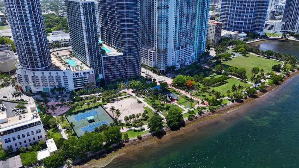 1750 Bayshore Dr #3310 Miami, FL 33132