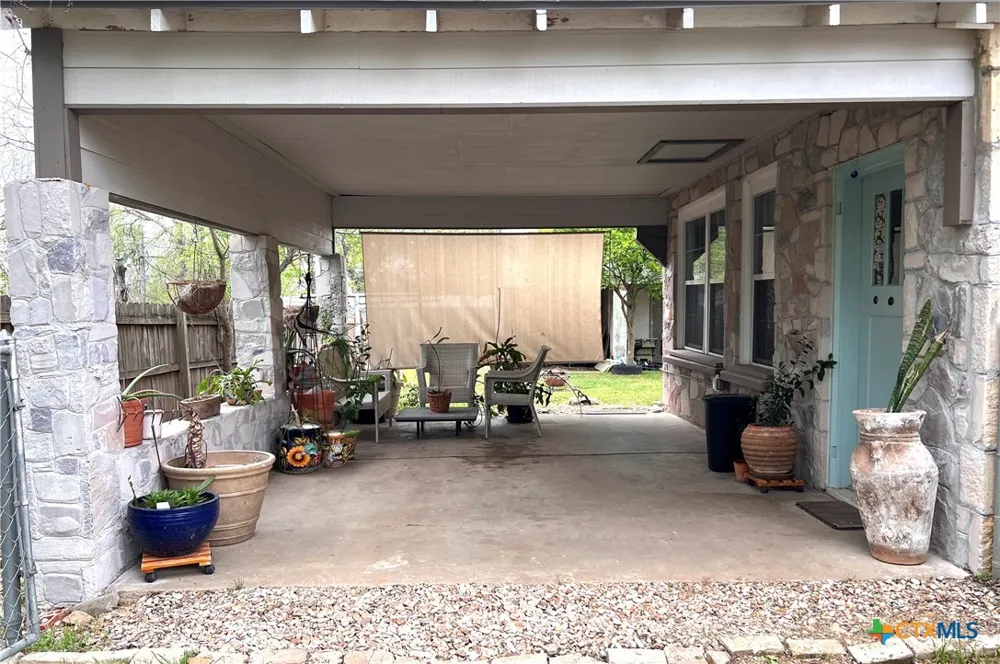 3080 S State Highway 123 Seguin, TX 78155