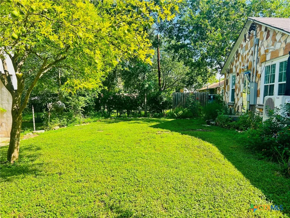 3080 S State Highway 123 Seguin, TX 78155