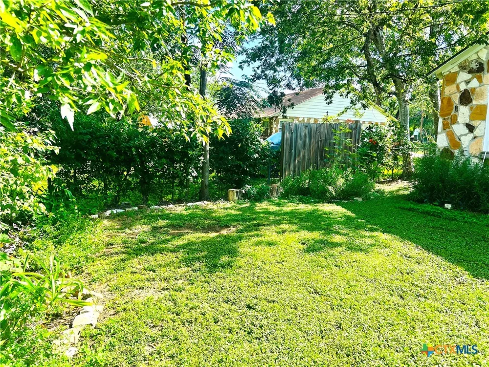 3080 S State Highway 123 Seguin, TX 78155