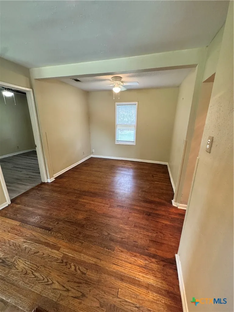 1401 E Mimosa Avenue Victoria, TX 77901