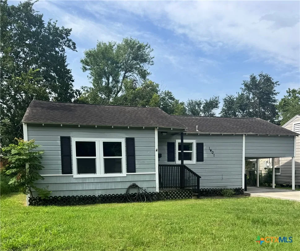 1401 E Mimosa Avenue Victoria, TX 77901
