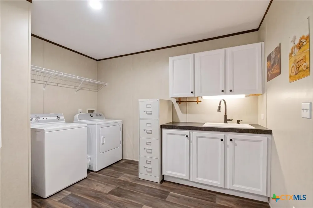 1576 Settlers Way Seguin, TX 78155