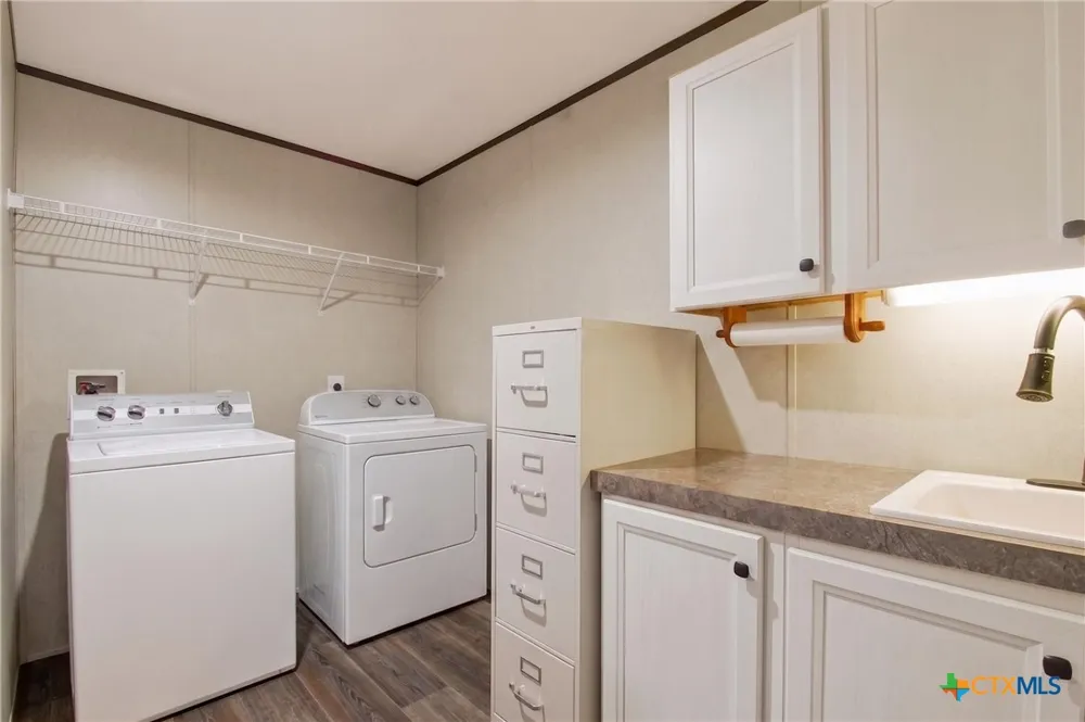1576 Settlers Way Seguin, TX 78155