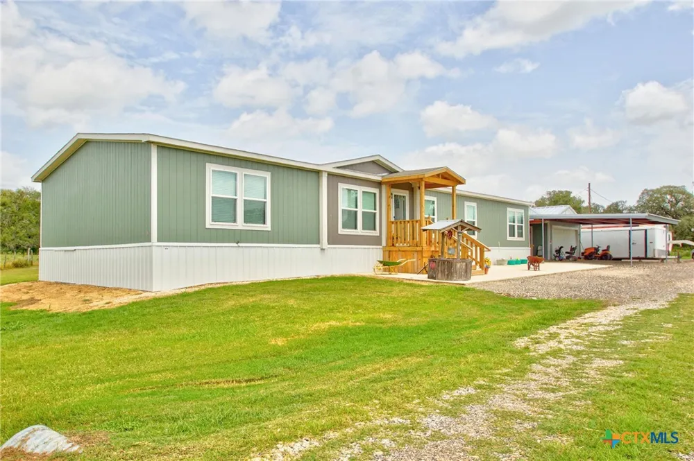 1576 Settlers Way Seguin, TX 78155