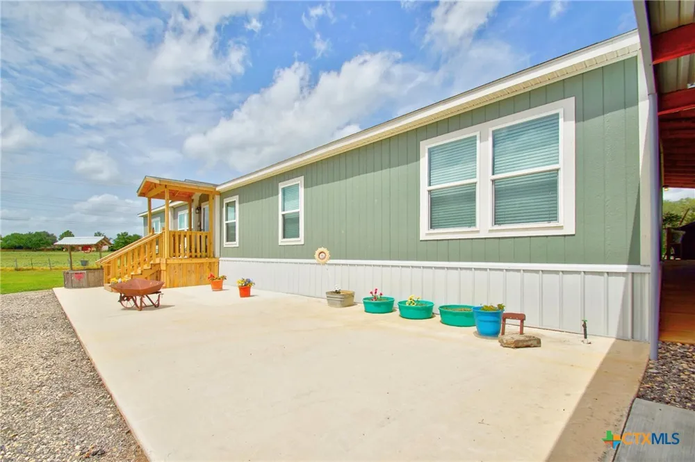 1576 Settlers Way Seguin, TX 78155