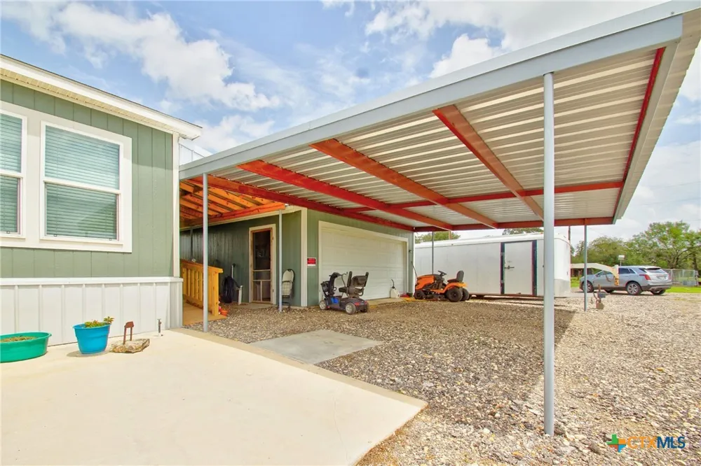 1576 Settlers Way Seguin, TX 78155