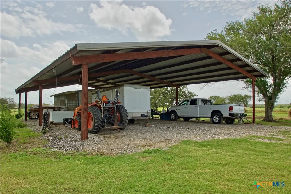 1576 Settlers Way Seguin, TX 78155