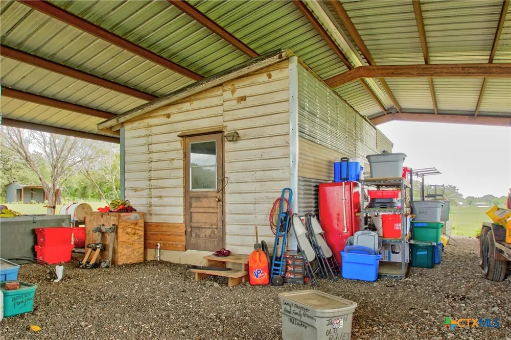 1576 Settlers Way Seguin, TX 78155