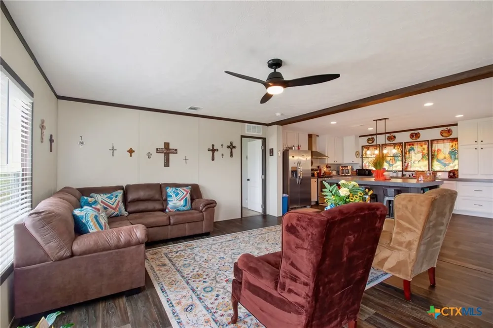 1576 Settlers Way Seguin, TX 78155