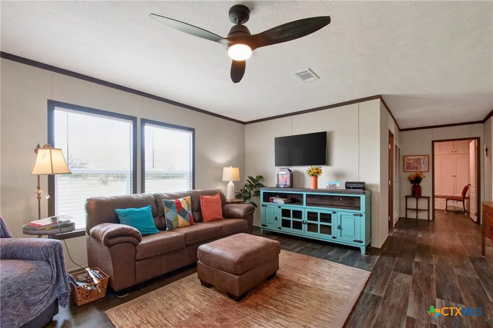 1576 Settlers Way Seguin, TX 78155