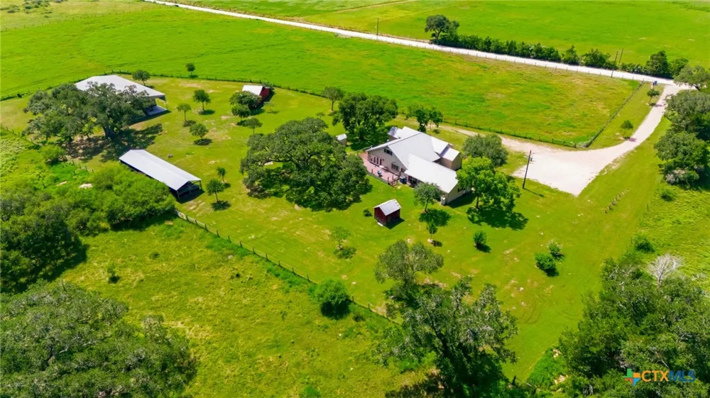 3298 CR 132 Hallettsville, TX 77964