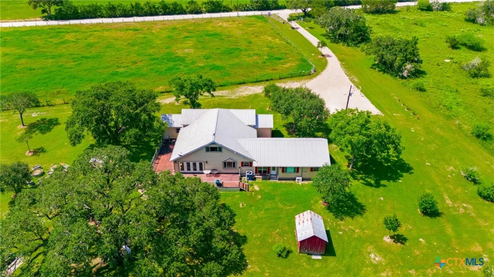 3298 CR 132 Hallettsville, TX 77964