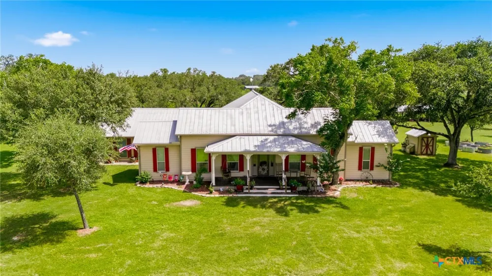 3298 CR 132 Hallettsville, TX 77964