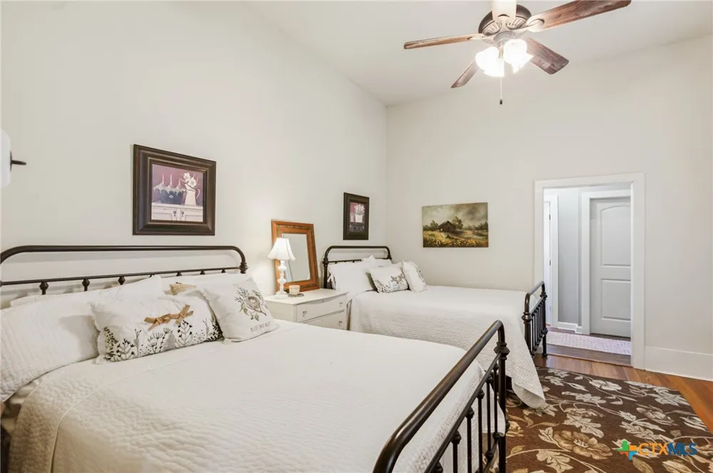 3298 CR 132 Hallettsville, TX 77964